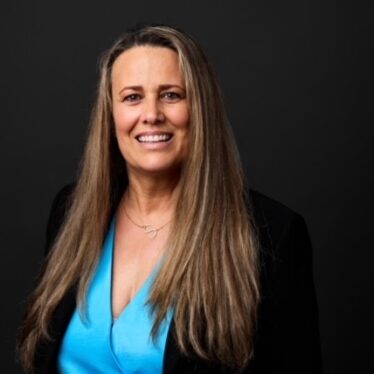 Shalom Simon headshot